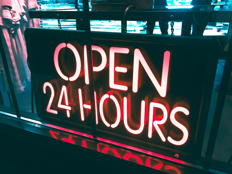 24-hour delivery business sign